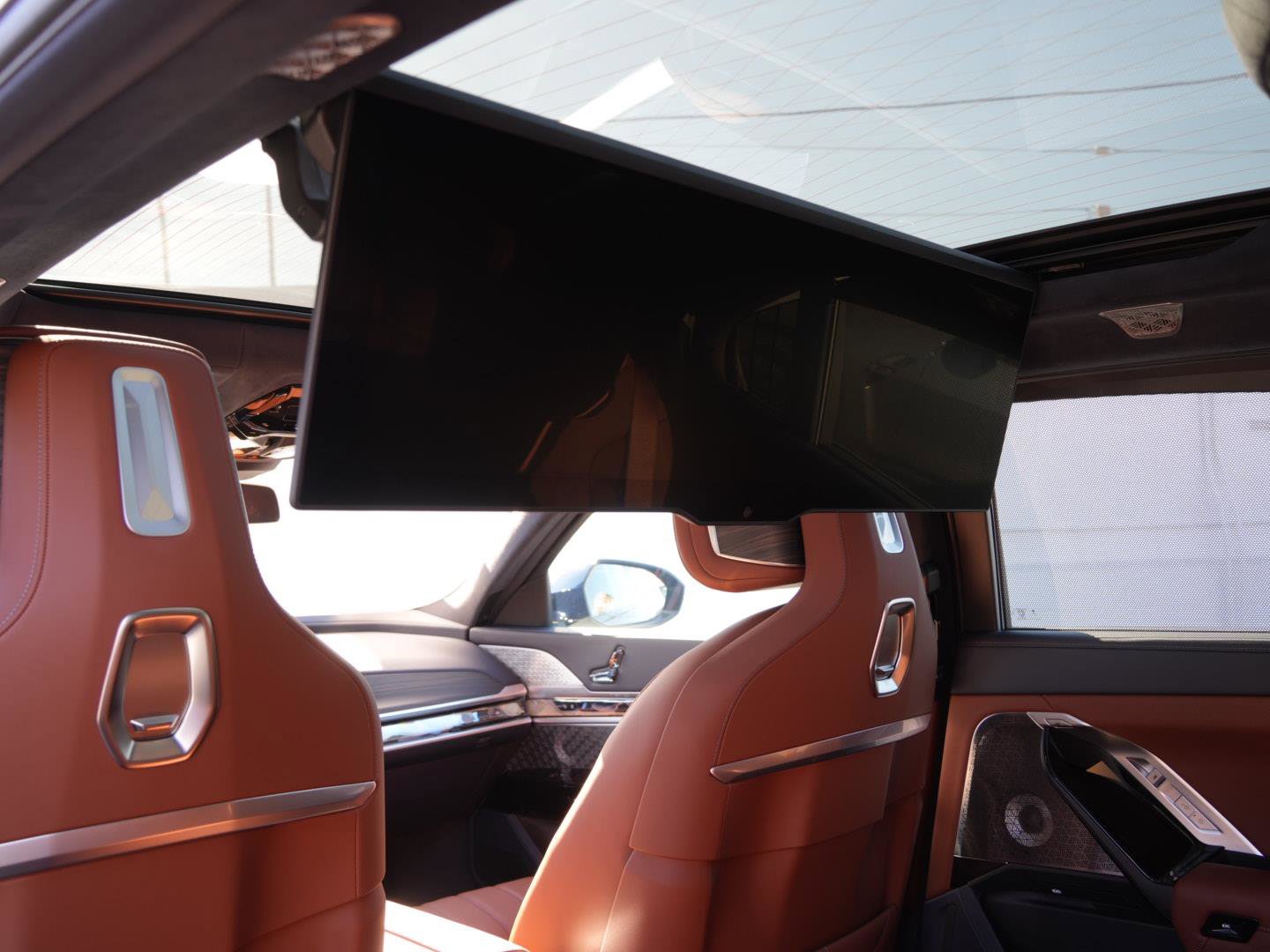 Used 2025 BMW 760i xDrive w/ Executive Package image 22