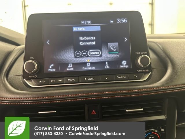 Used 2025 Nissan Rogue SV image 24