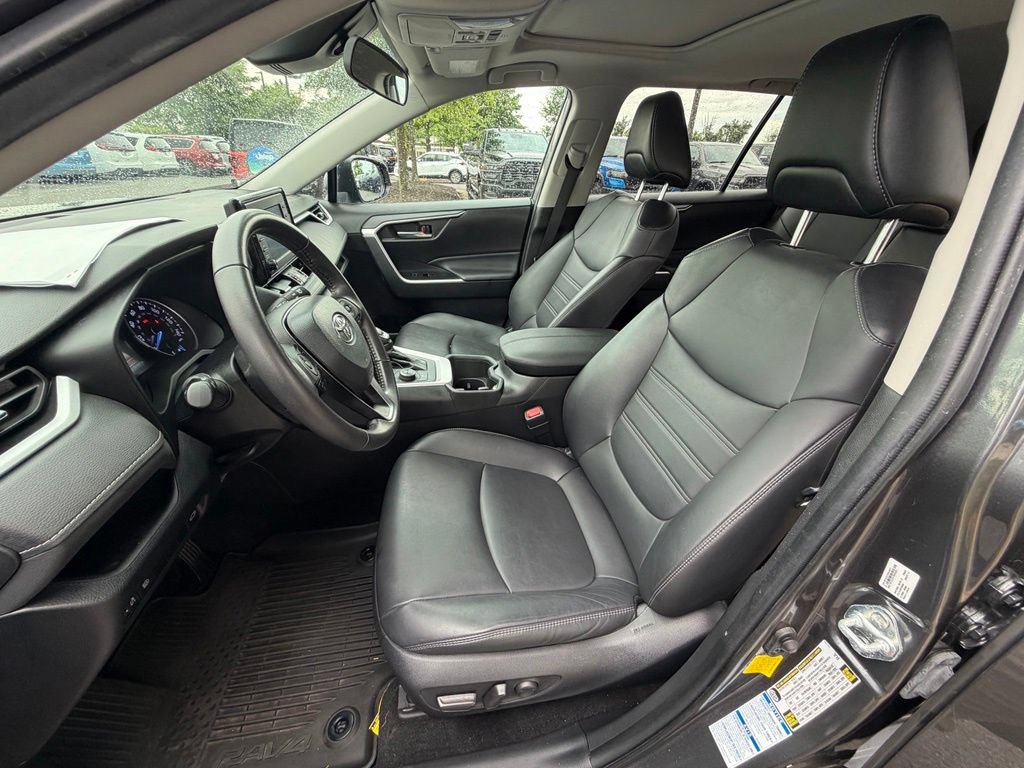 Used 2022 Toyota RAV4 XLE Premium AWD/4WD image 21