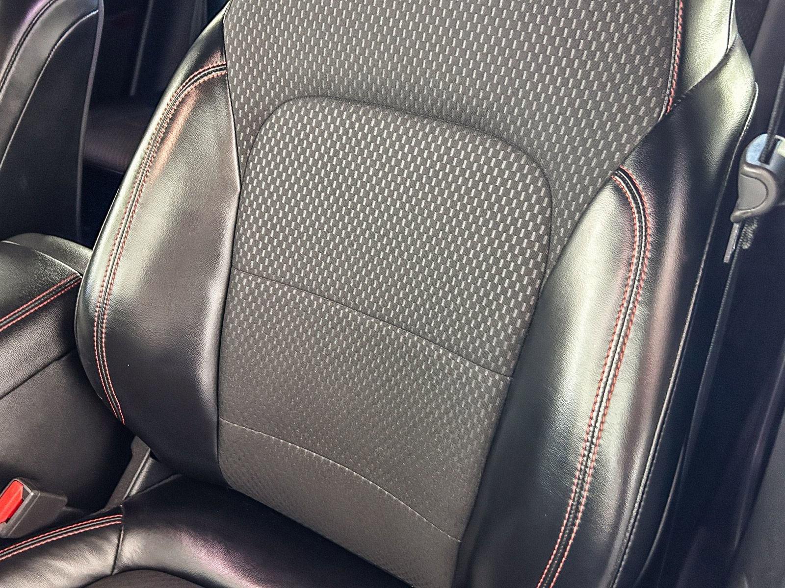 Used 2024 Ford Escape ST-Line image 25