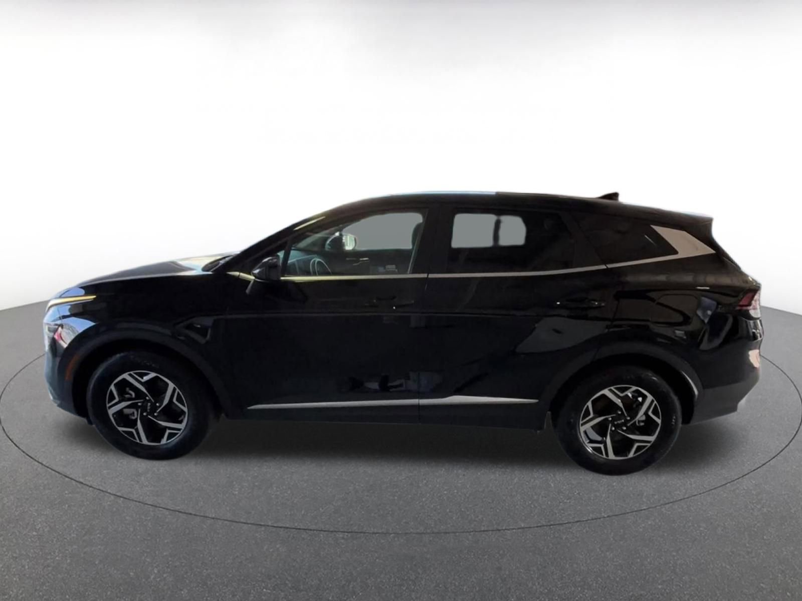 Used 2025 Kia Sportage LX image 12