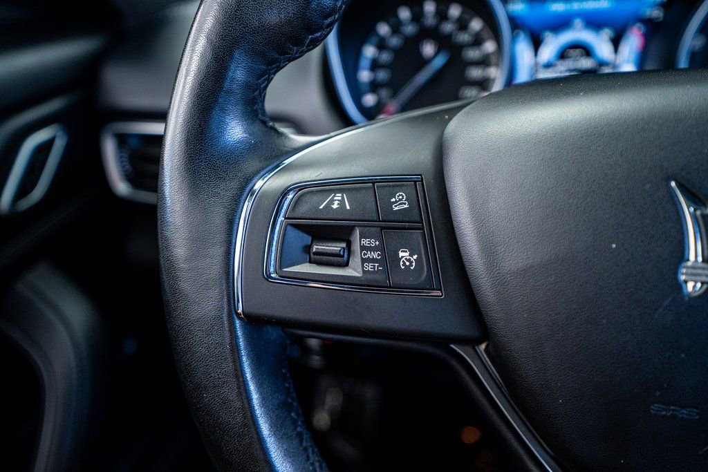 Used 2017 Maserati Levante w/ Luxury Package image 43