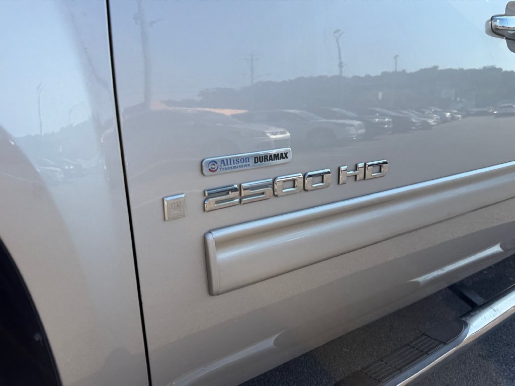 Used 2007 GMC Sierra 2500 SLT w/ Entertainment Package RWD image 10