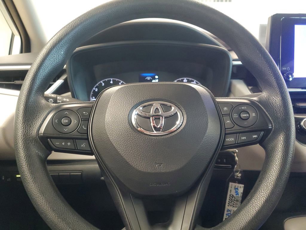 Used 2023 Toyota Corolla LE image 19