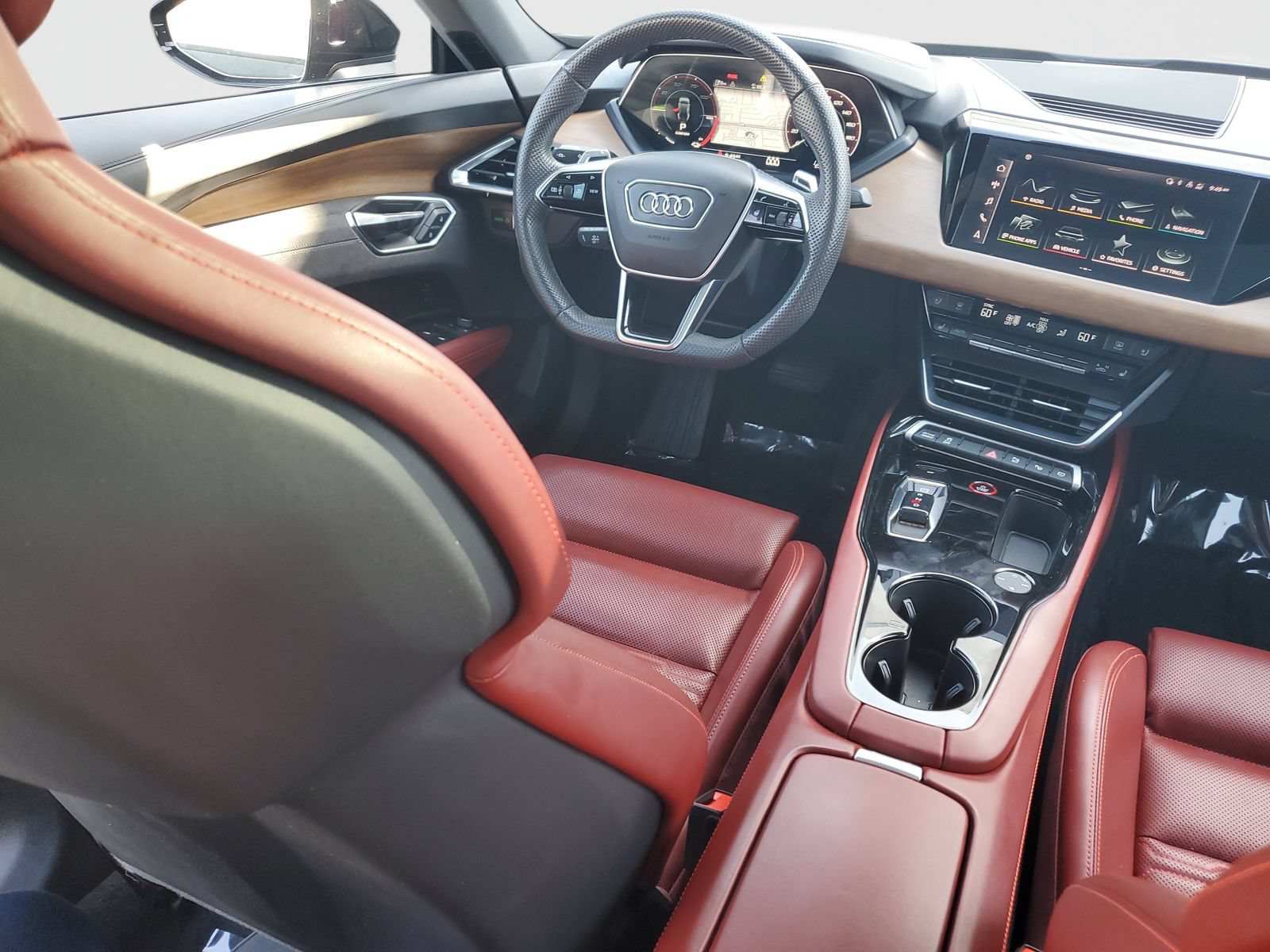 Used 2023 Audi e-tron GT Prestige AWD/4WD image 11