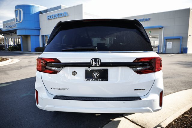 Certified 2025 Honda Odyssey Touring image 7