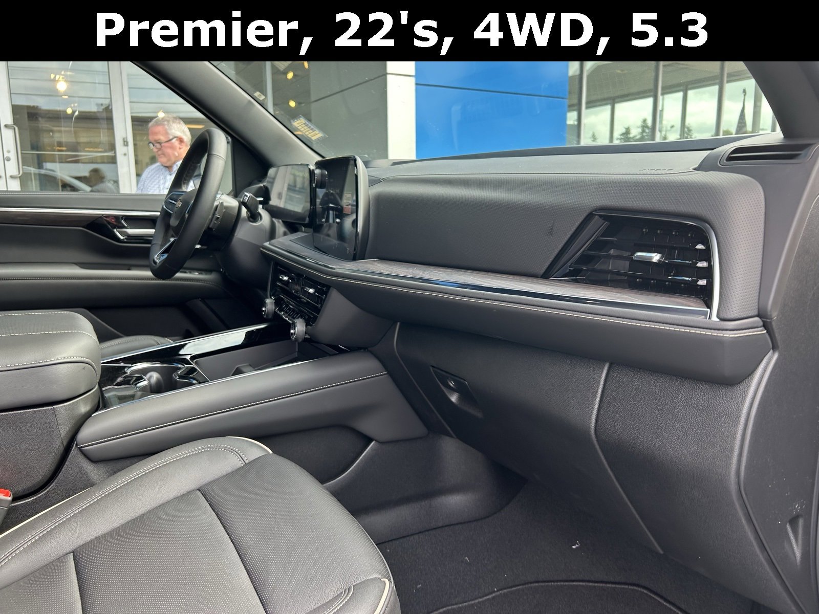 New 2025 Chevrolet Suburban Premier image 29
