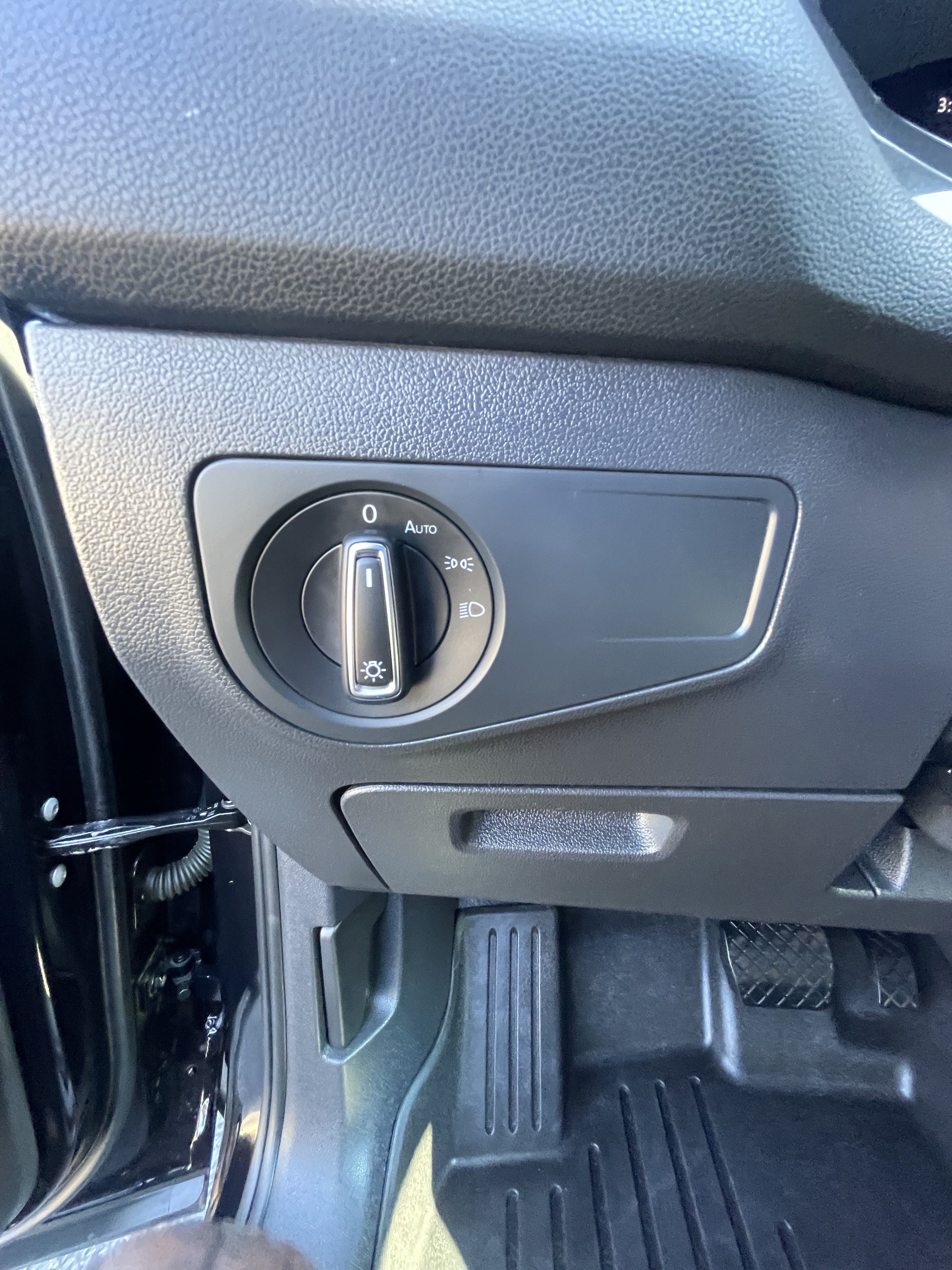 Used 2023 Volkswagen Tiguan SE FWD image 25