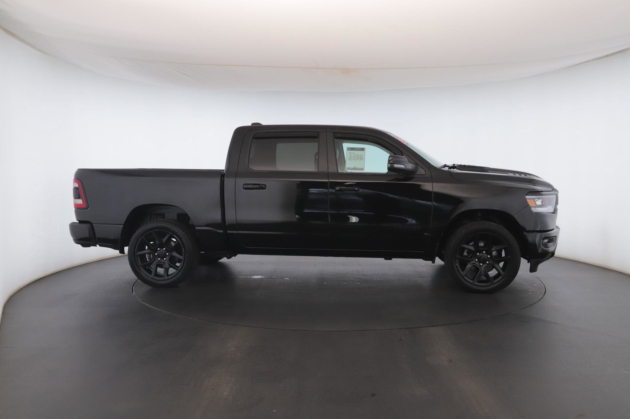 Used 2024 RAM 1500 Laramie AWD/4WD image 25