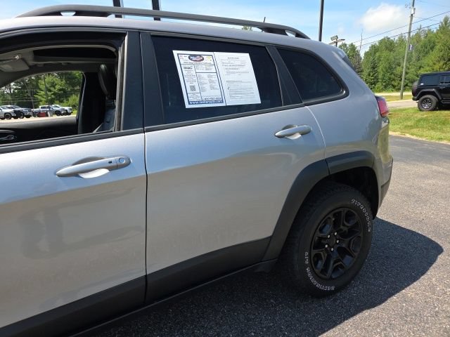 Used 2019 Jeep Cherokee Trailhawk AWD/4WD image 37