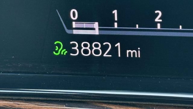 Used 2022 Cadillac Escalade Premium Luxury AWD/4WD image 71