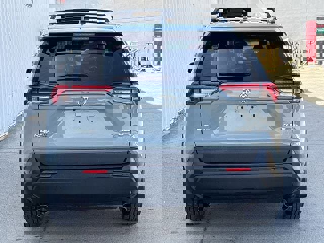 Used 2021 Toyota RAV4 XLE Premium image 5