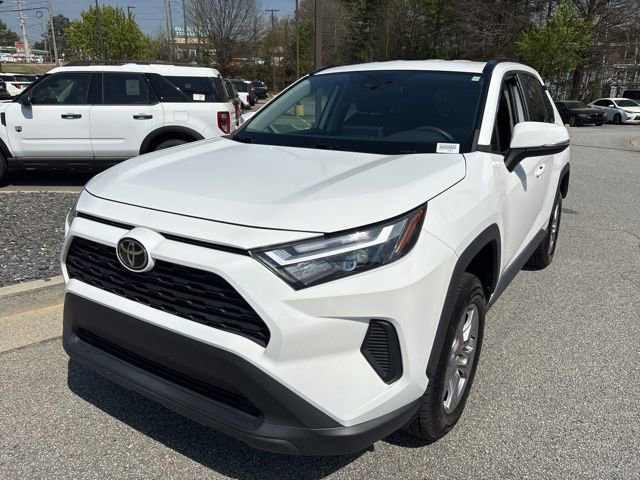 Used 2022 Toyota RAV4 XLE image 4