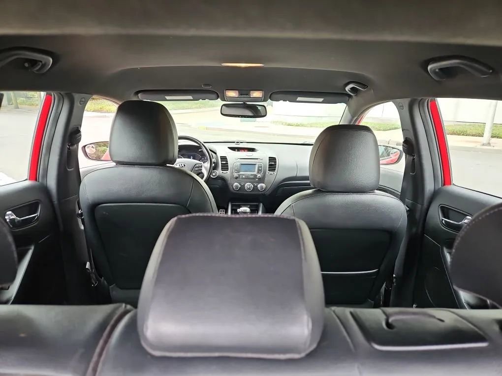 Used 2015 Kia Forte SX image 17
