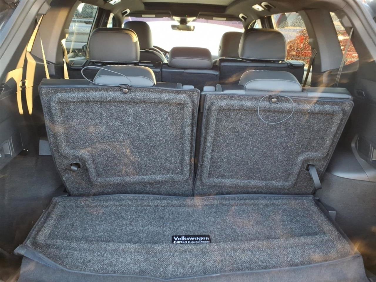 Used 2024 Volkswagen Tiguan SE R-Line FWD image 6