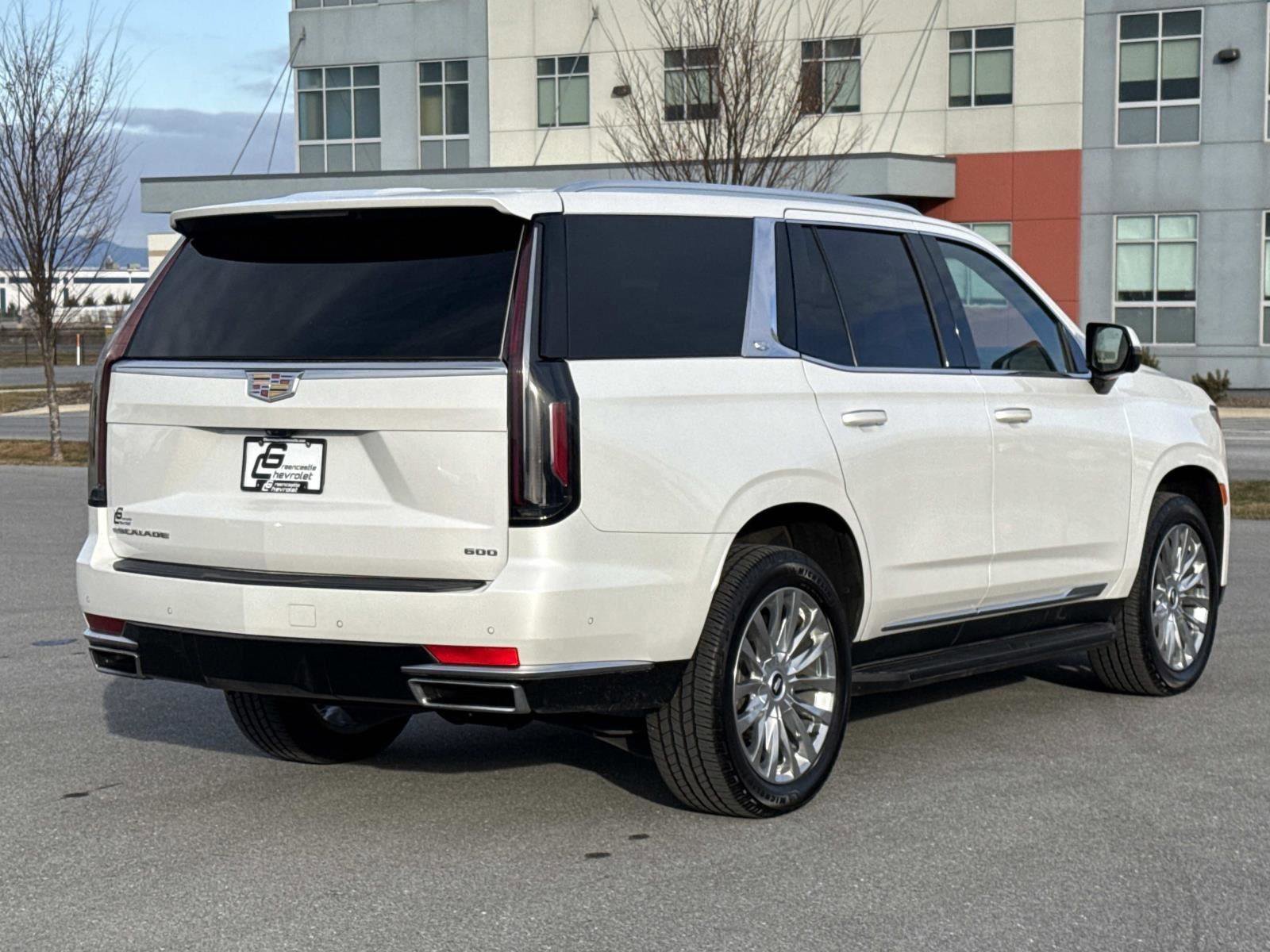 Used 2021 Cadillac Escalade Premium Luxury image 25