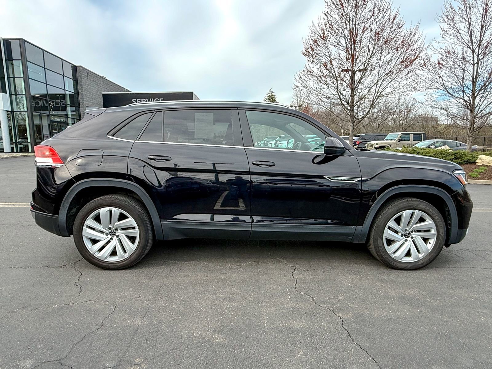 Used 2021 Volkswagen Atlas Cross Sport SE w/ Panoramic Sunroof Package AWD/4WD image 5