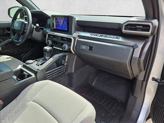 Used 2025 Toyota Tacoma SR5 AWD/4WD image 21