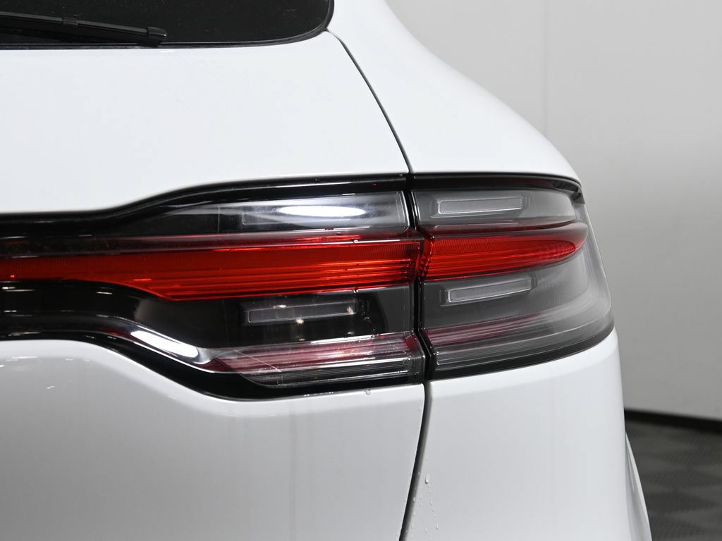 Used 2026 Porsche Macan AWD/4WD image 13