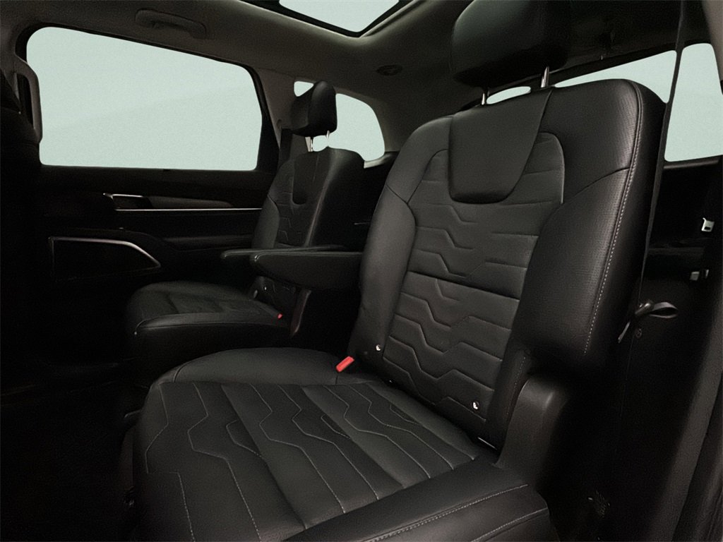 Used 2022 Kia Telluride SX w/ SX Prestige Package image 13