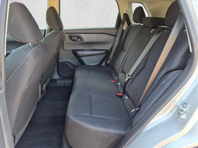 Used 2024 Nissan Rogue S FWD image 18