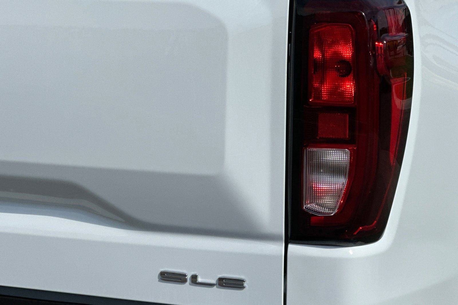Certified 2024 GMC Sierra 1500 SLE image 28