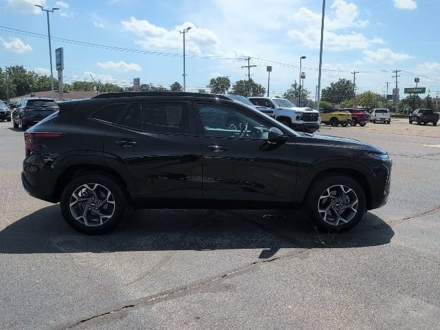 Used 2026 Chevrolet Trax LT w/ Driver Confidence Package FWD image 10