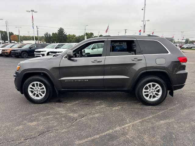 Used 2019 Jeep Grand Cherokee Laredo AWD/4WD image 4