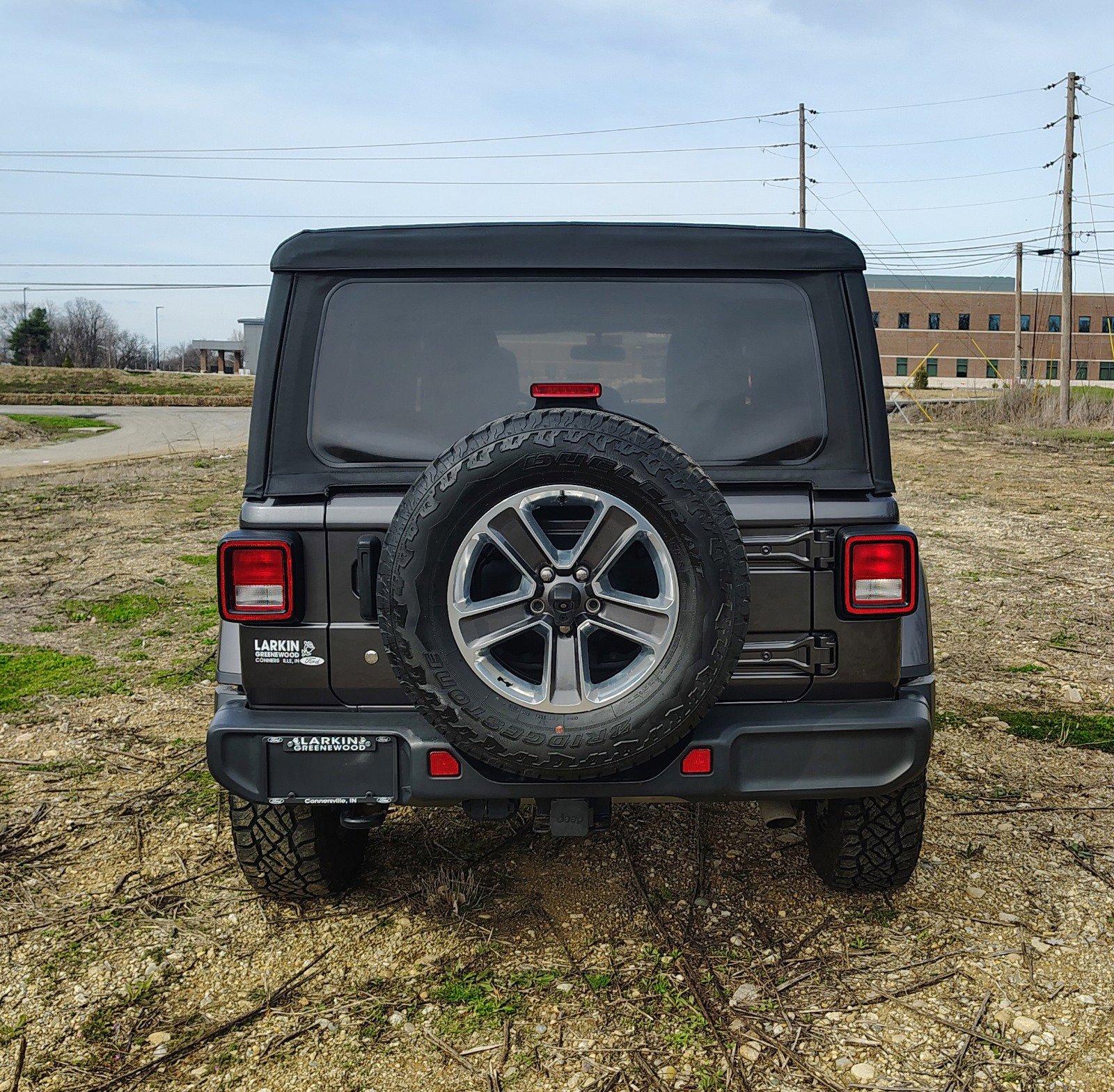 Used 2018 Jeep Wrangler Unlimited Sahara image 5