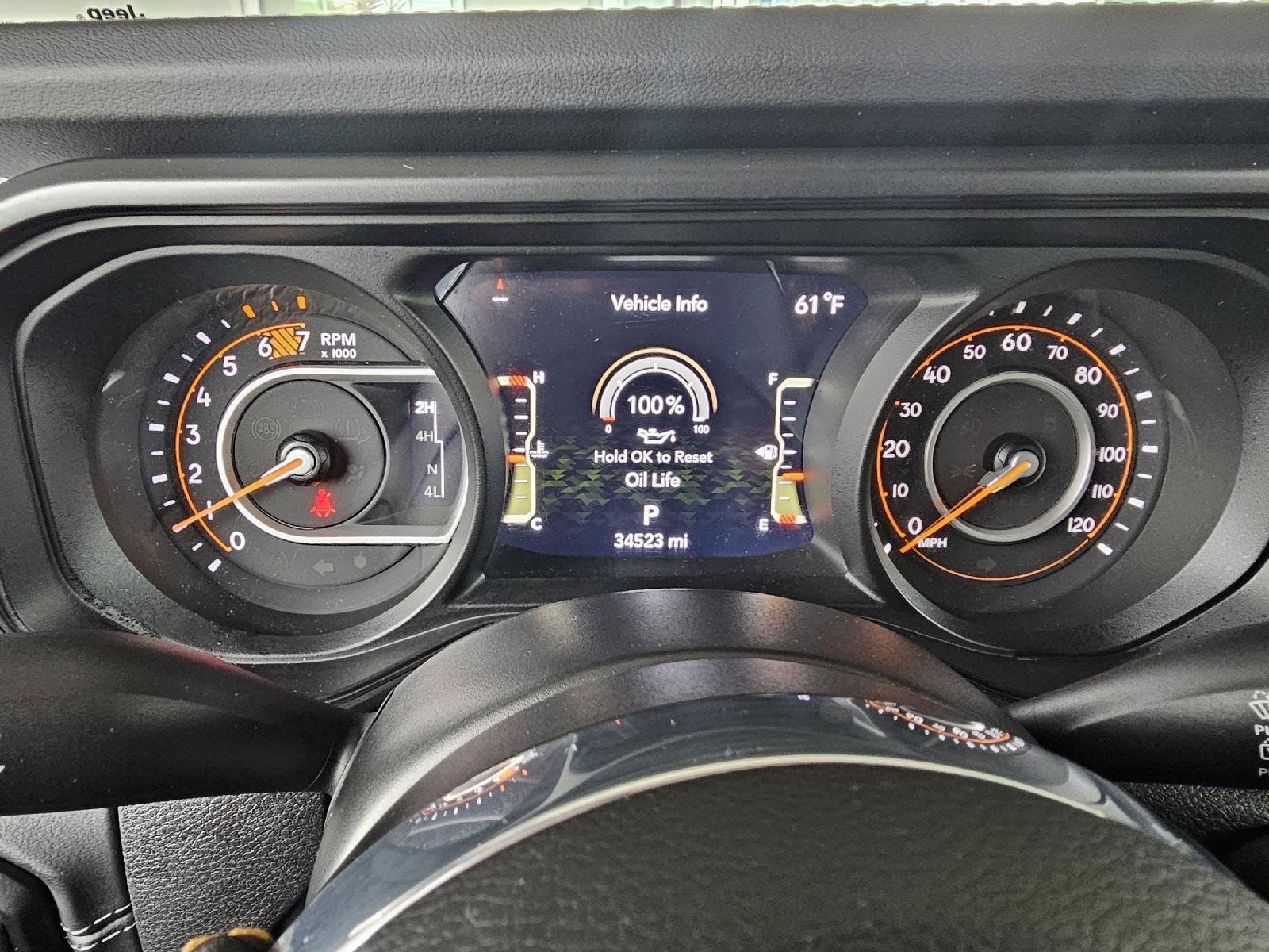 Used 2025 Jeep Wrangler Unlimited Sahara AWD/4WD image 21