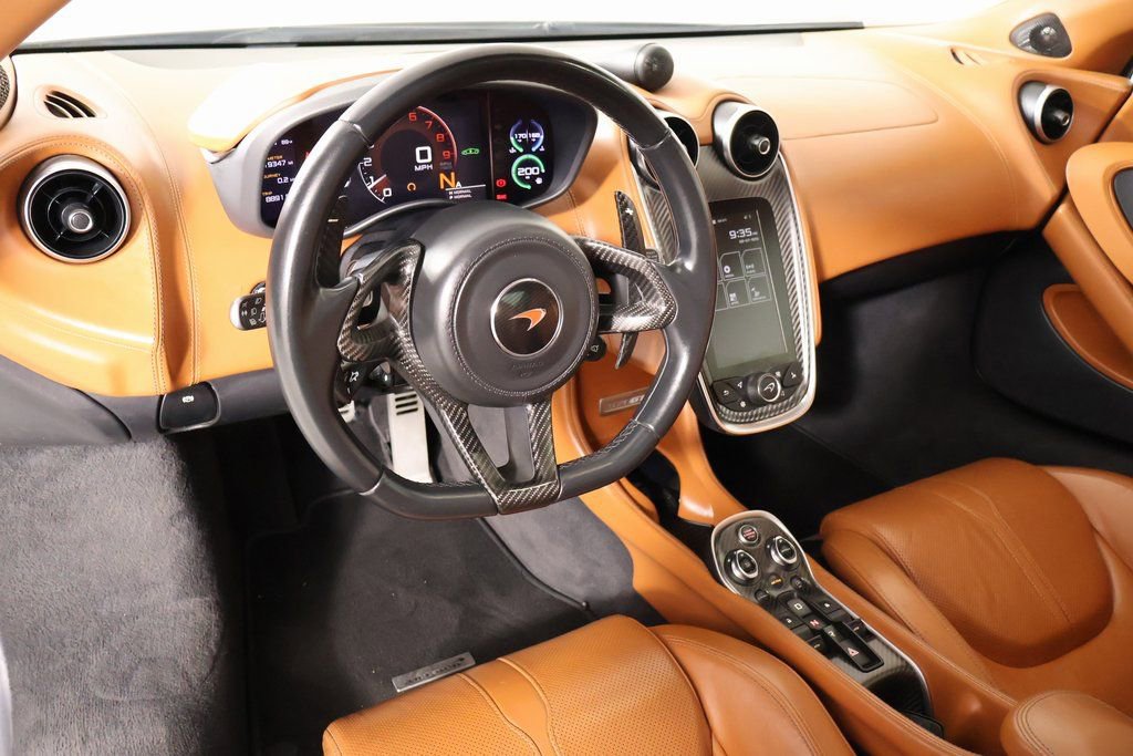 Used 2017 McLaren 570S image 2