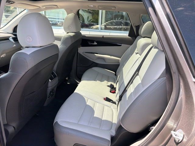 Used 2019 Kia Sorento SX w/ SX Touring Package FWD image 23