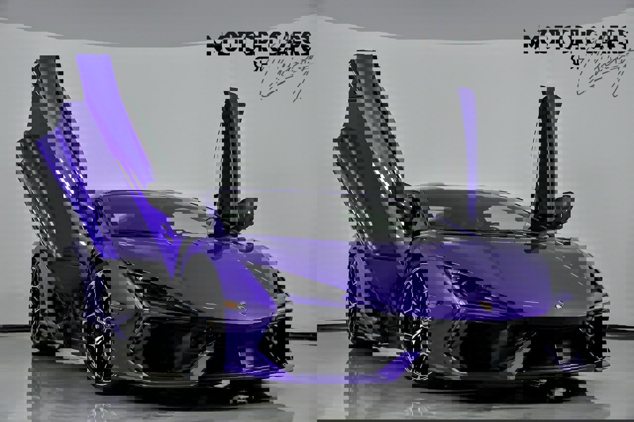 Used 2024 Lamborghini Revuelto image 1