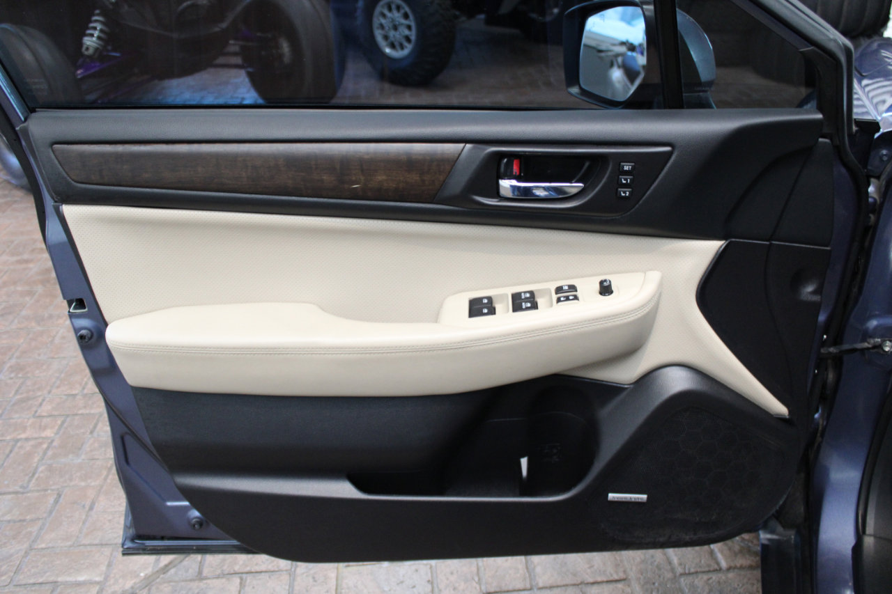 Used 2017 Subaru Outback 2.5i Limited image 16