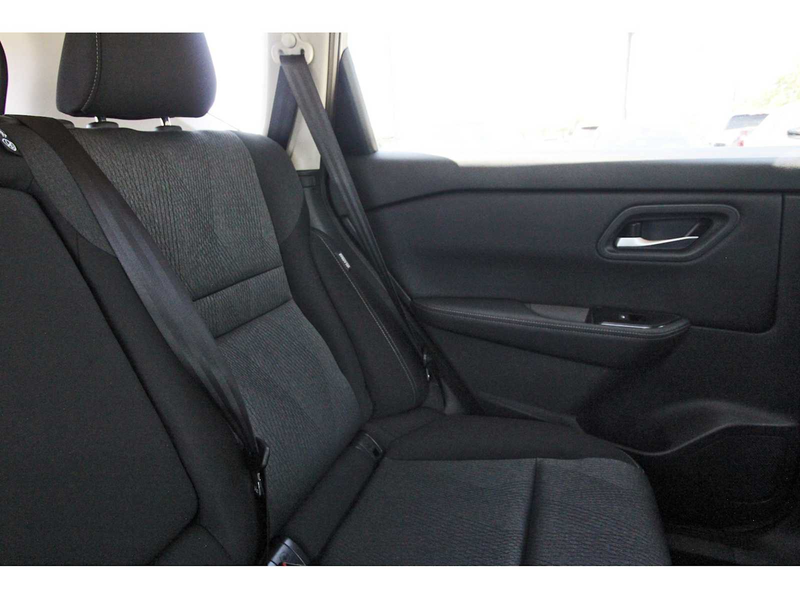 Used 2026 Nissan Rogue SV FWD image 10