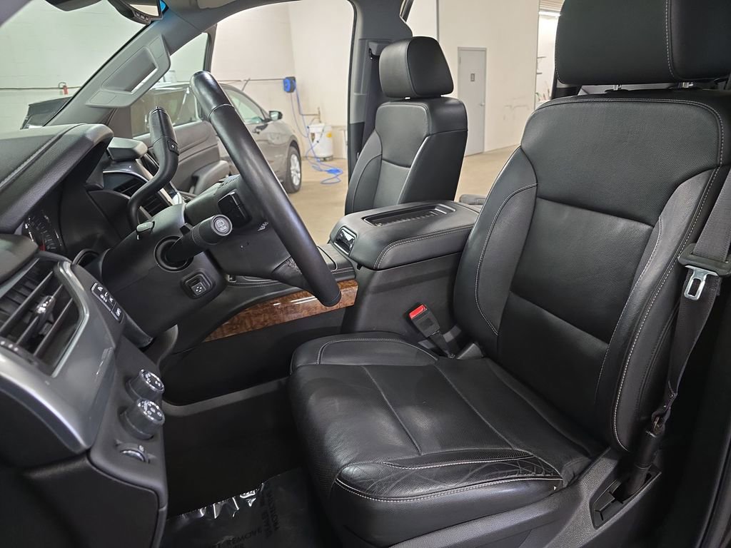 Used 2017 Chevrolet Suburban Premier AWD/4WD image 17