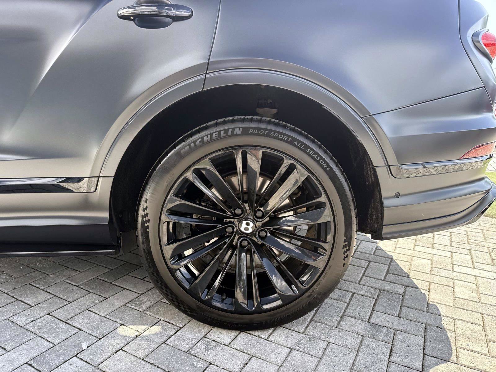 Used 2022 Bentley Bentayga Speed AWD/4WD image 9