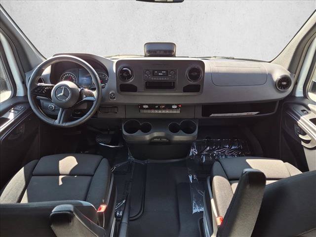 Used 2025 Mercedes-Benz Sprinter 2500 image 16