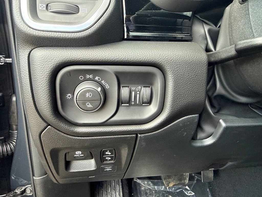 New 2026 RAM 1500 Laramie AWD/4WD image 17