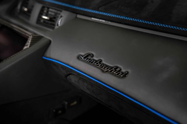 Used 2021 Lamborghini Aventador SVJ AWD/4WD image 25