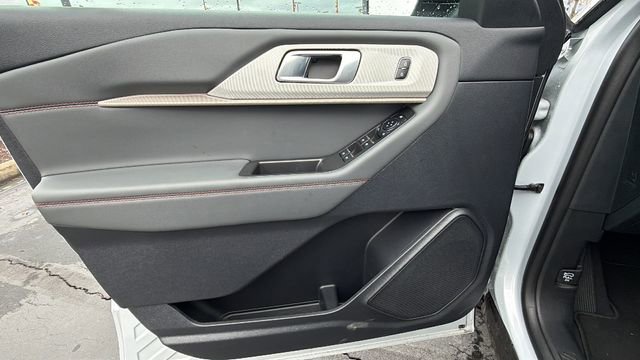 Used 2025 Ford Explorer Active image 20