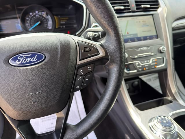 Used 2020 Ford Fusion SE FWD image 32