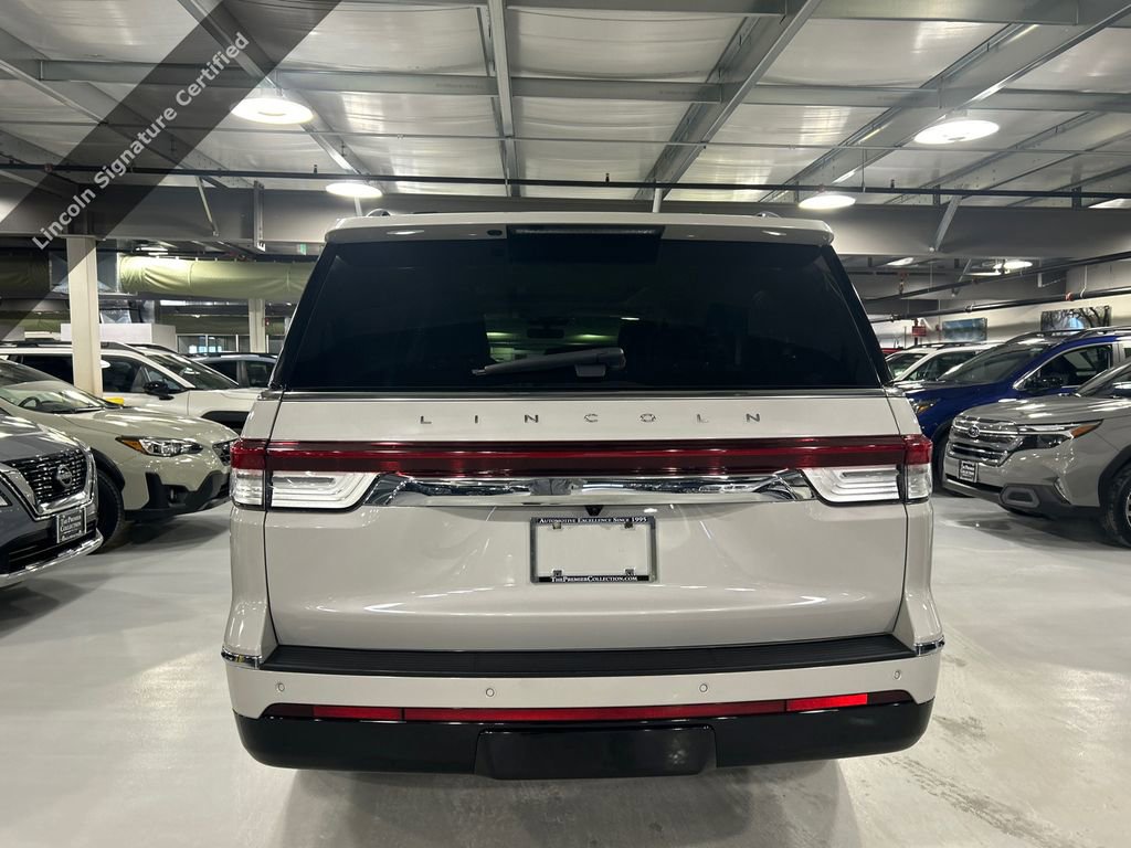 Used 2023 Lincoln Navigator L Reserve image 3
