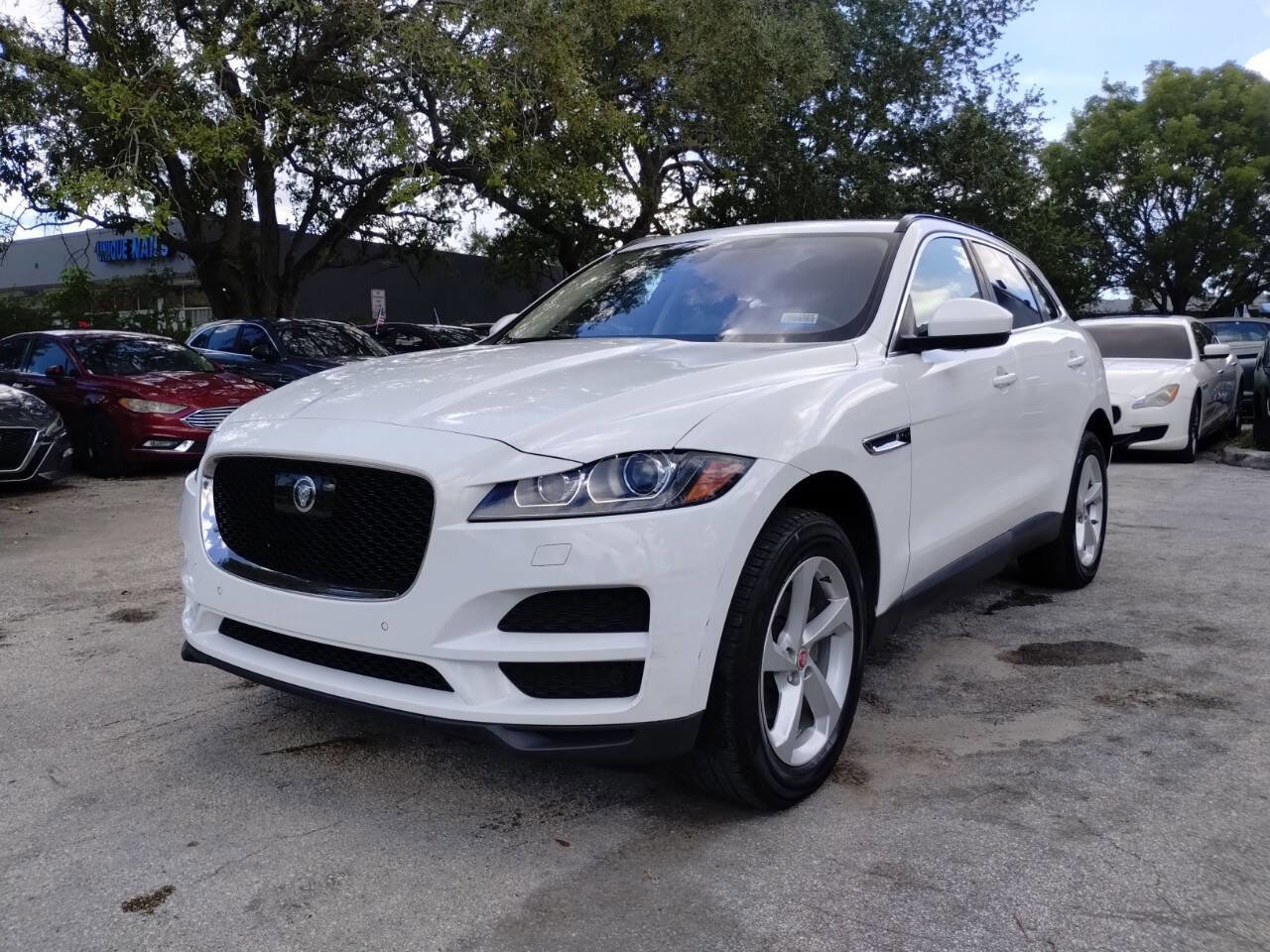 Used 2019 Jaguar F-PACE Premium AWD/4WD image 4