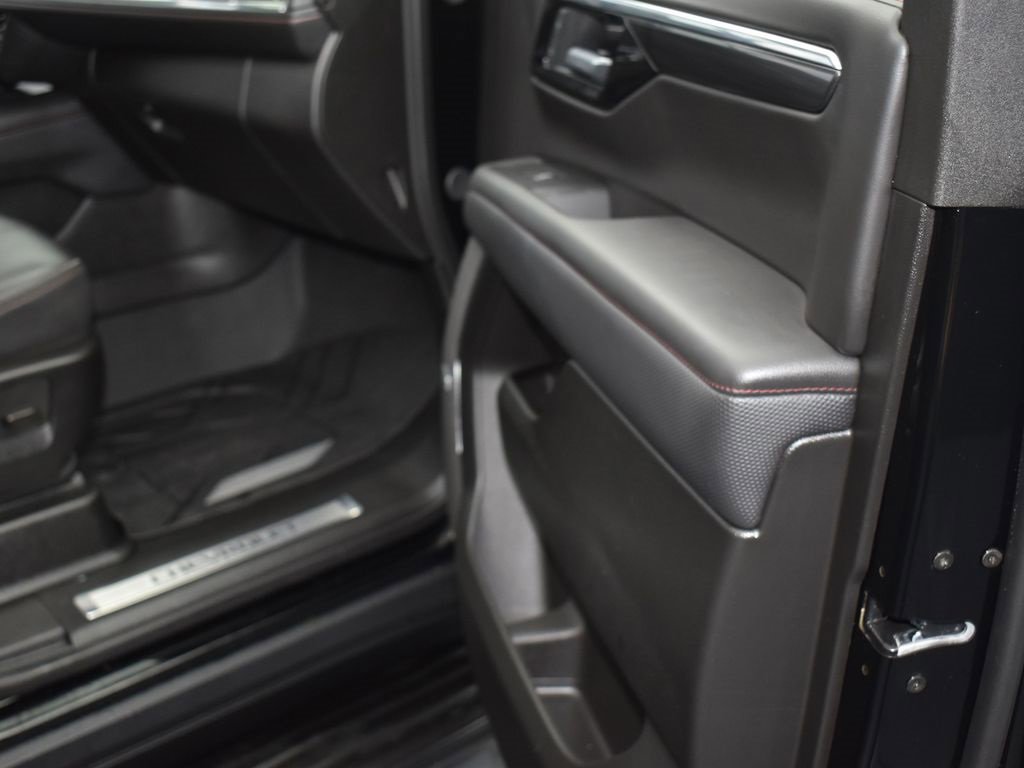 Used 2025 Chevrolet Tahoe RST w/ Comfort Package image 14