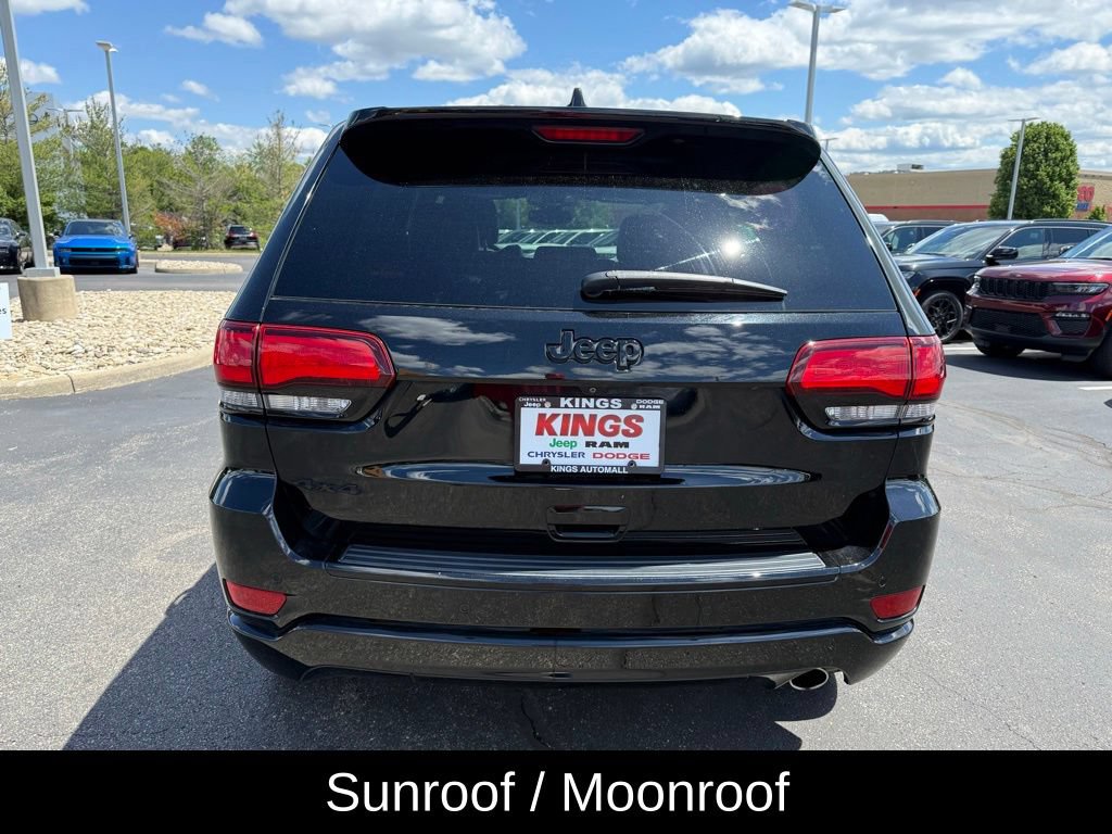 Used 2018 Jeep Grand Cherokee Altitude AWD/4WD image 4