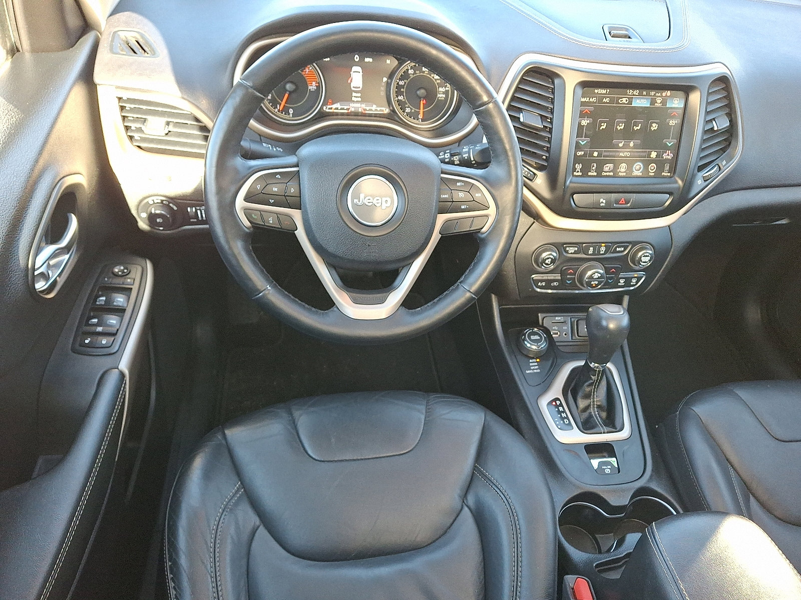 Used 2018 Jeep Cherokee Limited AWD/4WD image 11