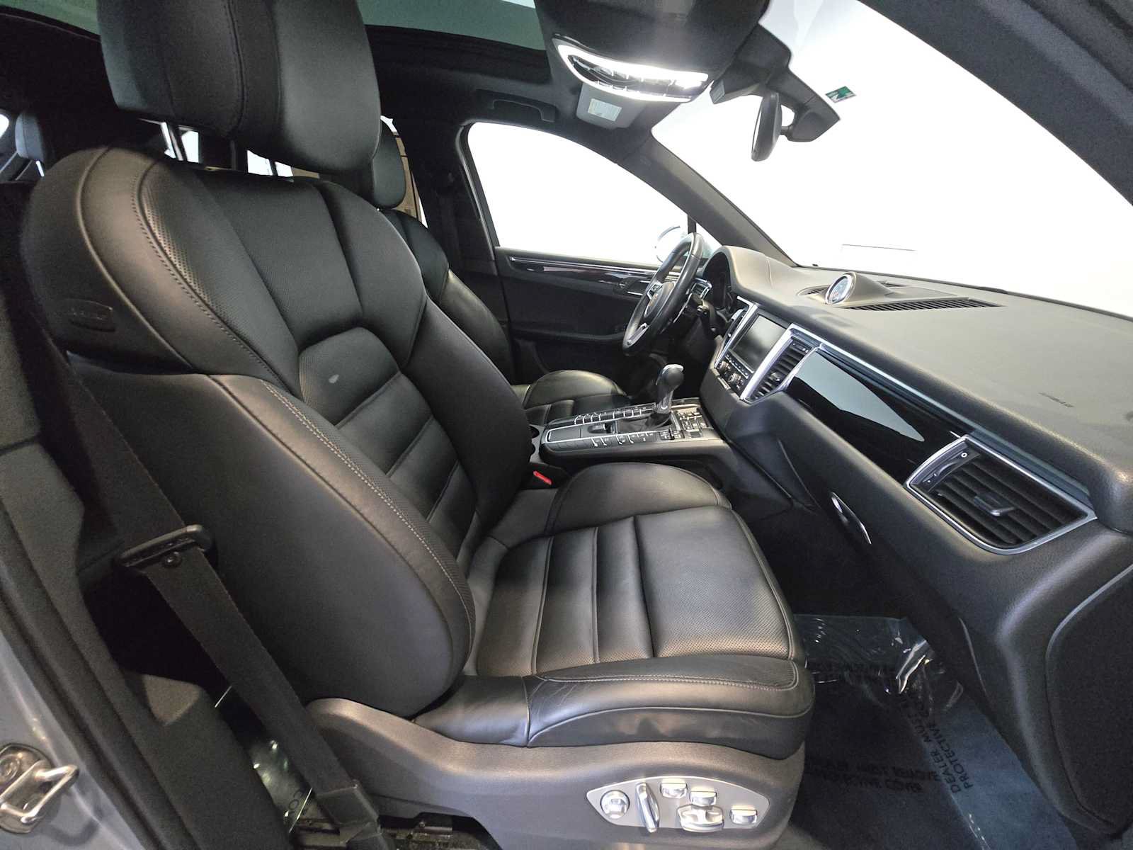 Used 2015 Porsche Macan S AWD/4WD image 12