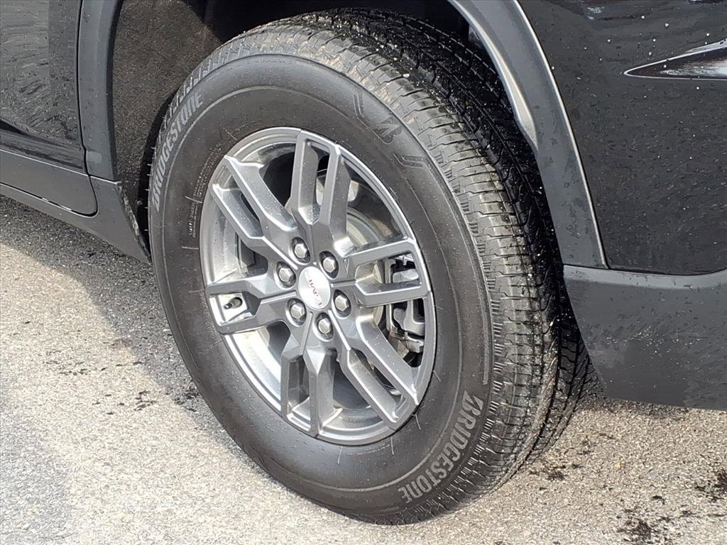 Used 2025 GMC Acadia Elevation image 11