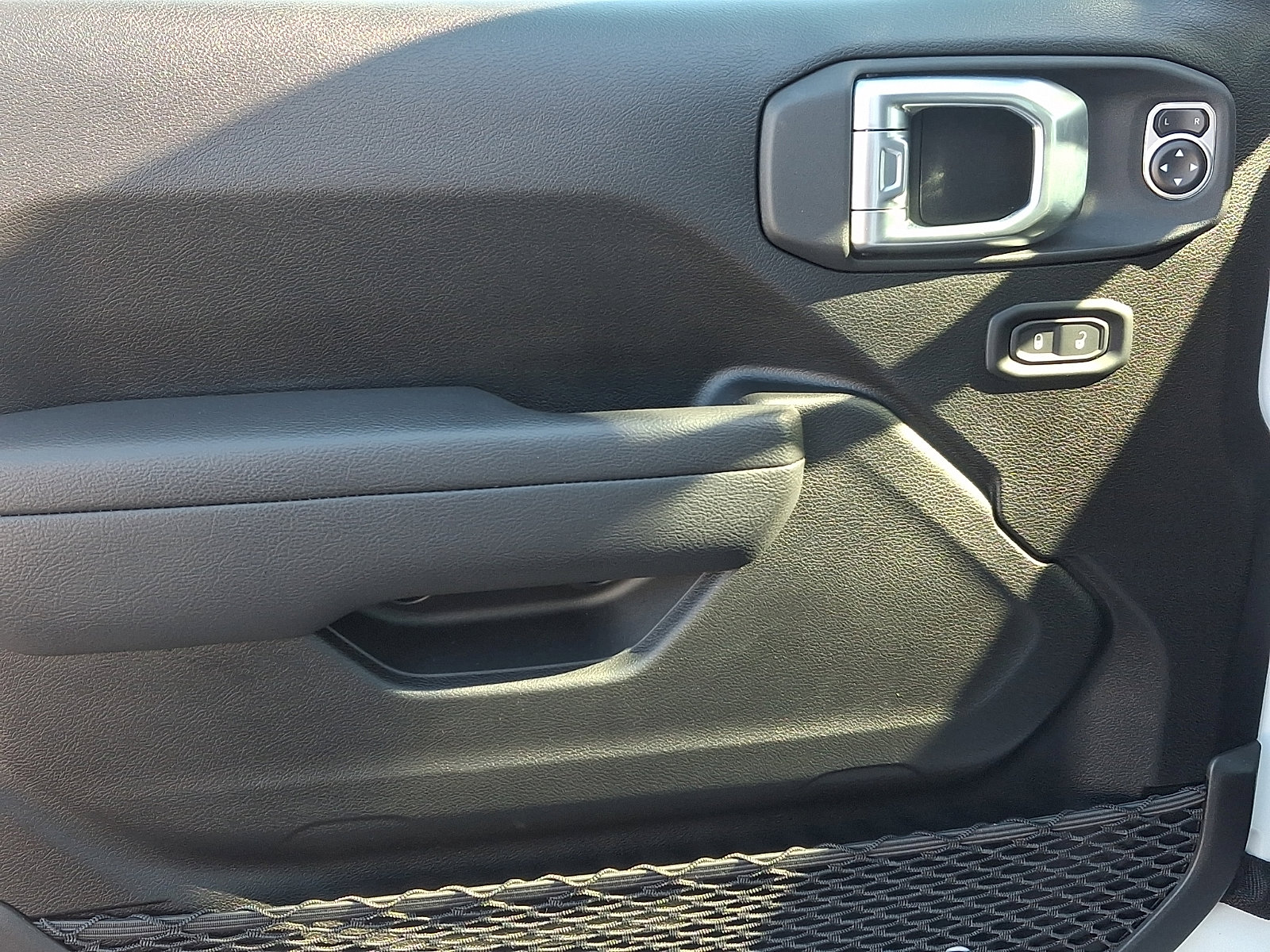 Used 2025 Jeep Wrangler Unlimited Sport image 13